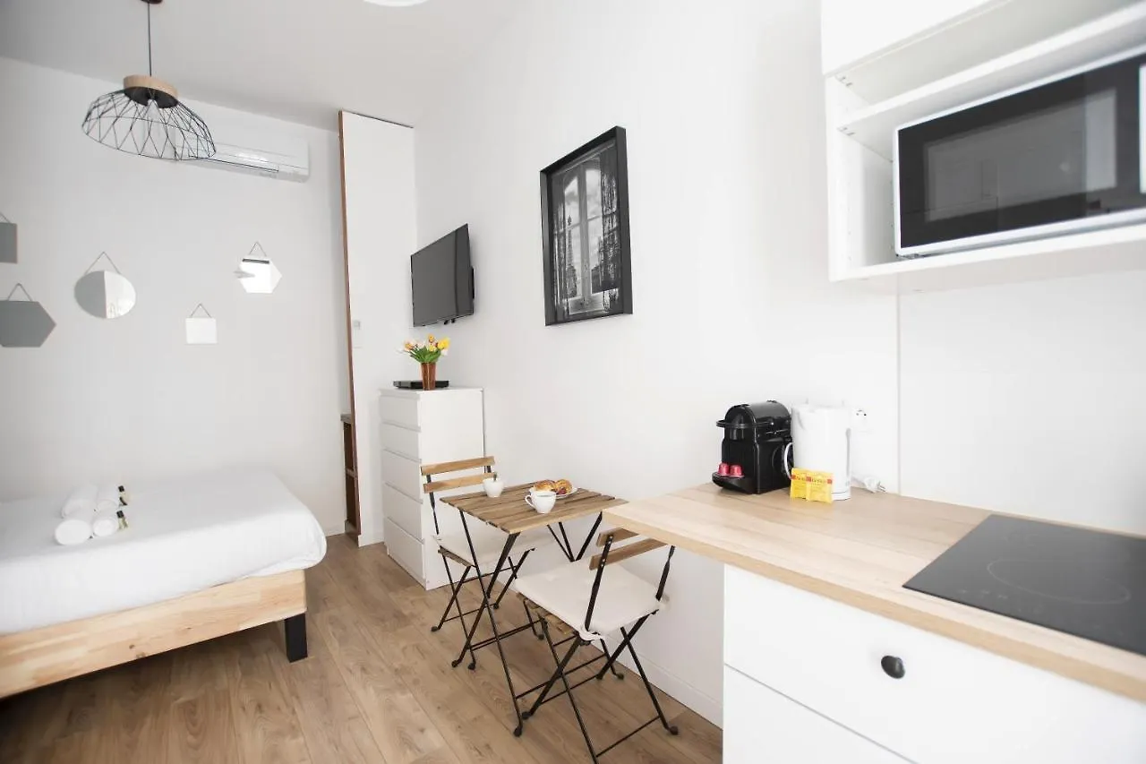 Great Studio Near The Eiffel Tower Paris