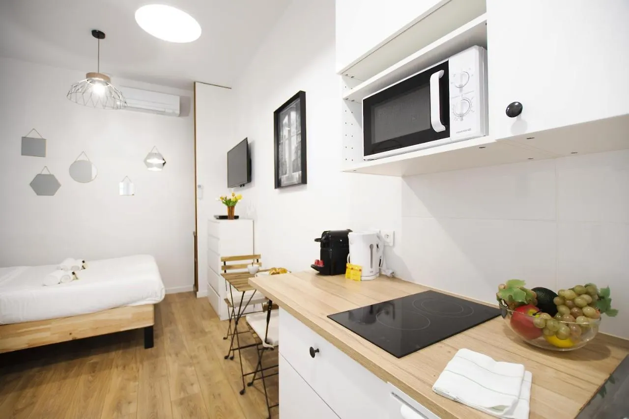 Great Studio Near The Eiffel Tower Paris France