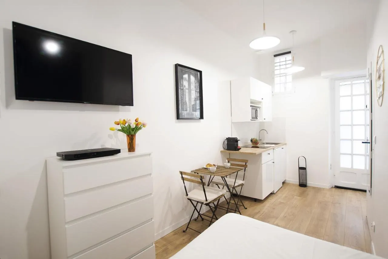 Great Studio Near The Eiffel Tower Paris